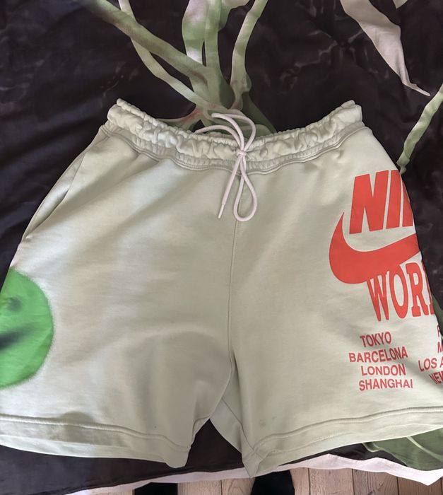 Шорты nike world tour