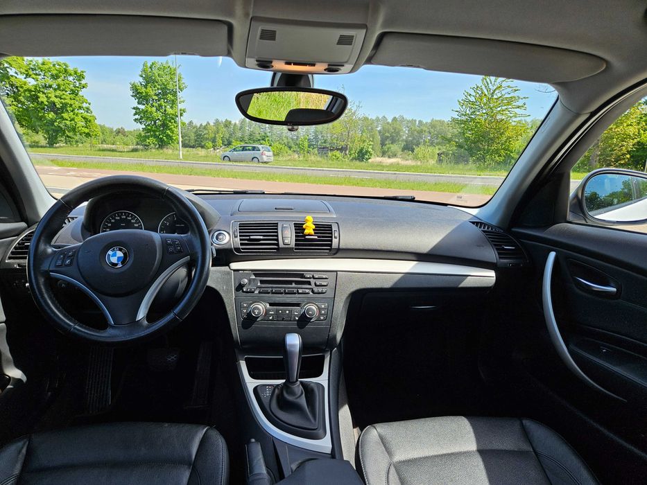 BMW seria 1  E87 2011r 2.0 benzyna