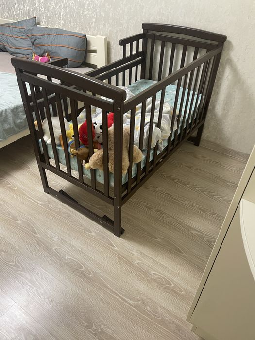 Продам детскую кроватку