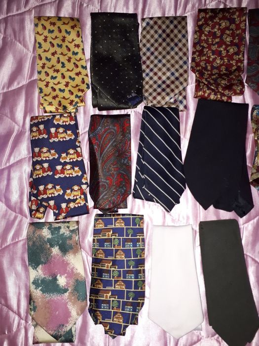 Lote de 24 gravatas em seda