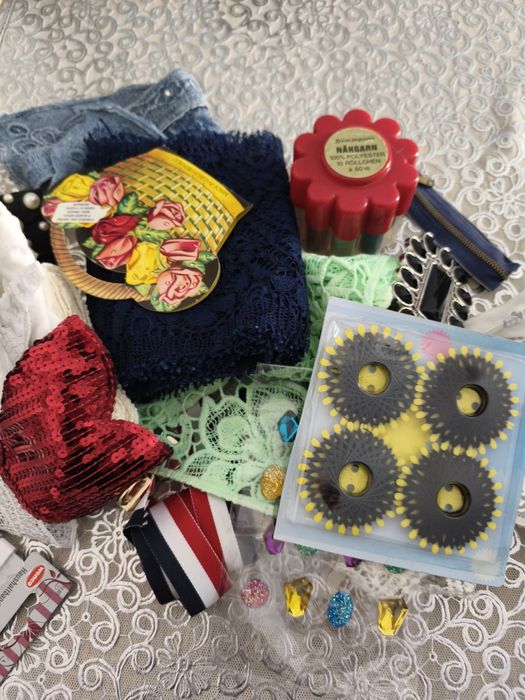 Pasmanteria ponad 30 sztuk.