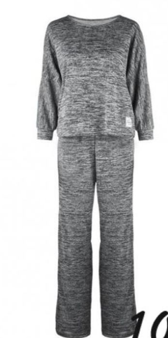 Женский костюм ( штаны и кофта)