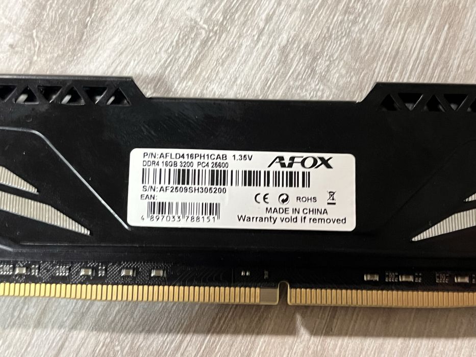 AFOX Pamięć PC - DDR4 16GB Gaming 3200MHz CL16 XMP2 Black