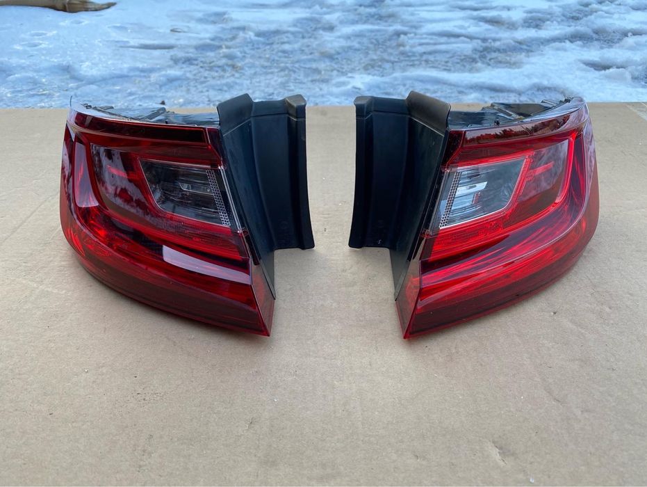 Фонар левый правый Renault Megane 4 хетчбек 265554829R, 265509578R