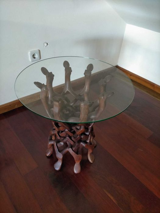 Mesa de centro com vidro