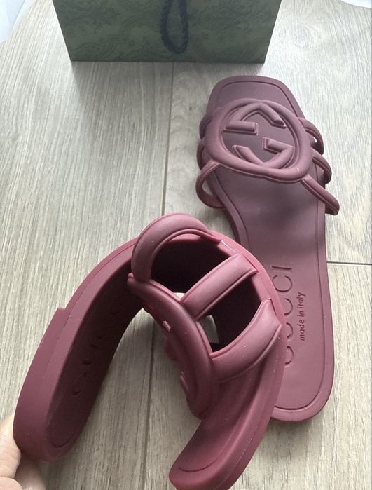 Gumowe klapki Gucci