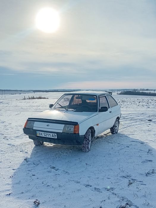 В продажі Таврія-1102