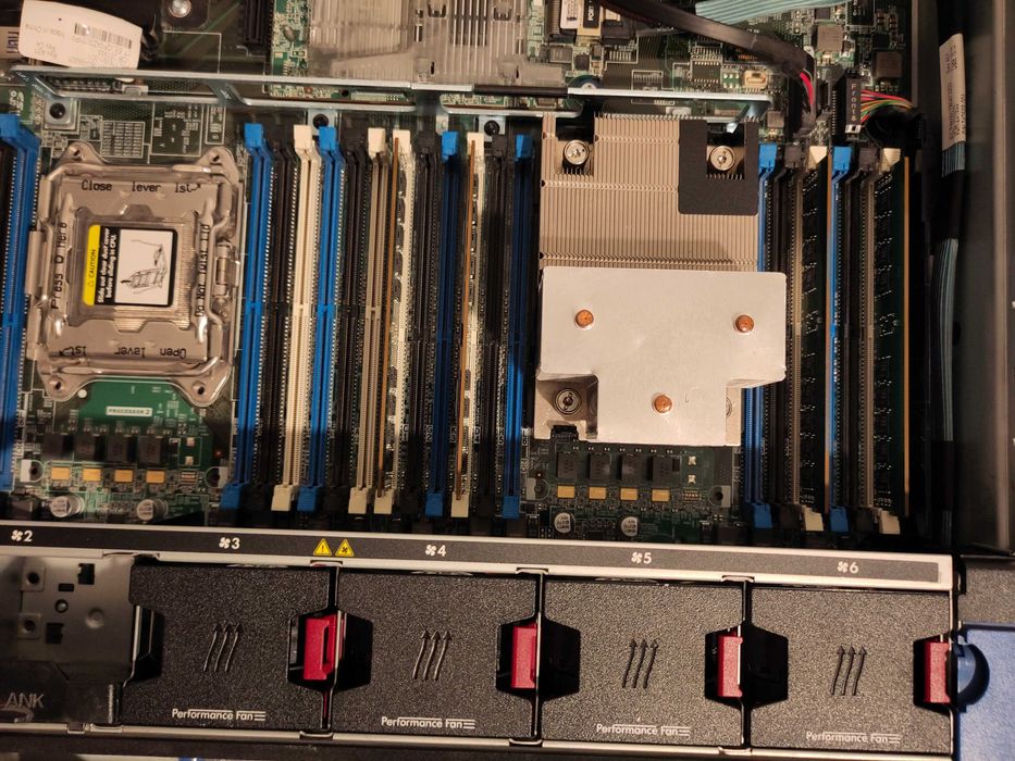 HPE DL380 Gen9 - E5 2667v4 - 64Gb Ram