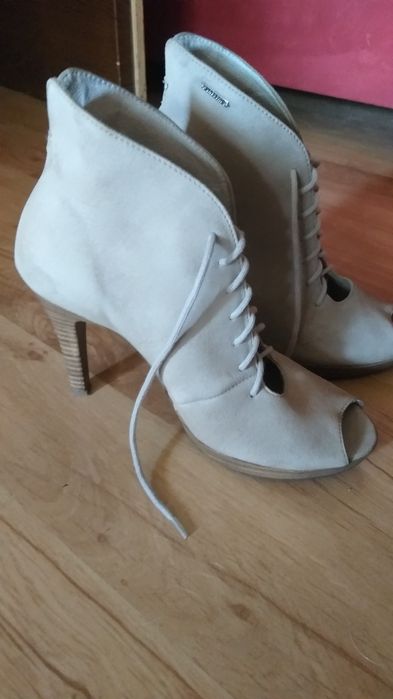 Buty wiązane Lasocki 37