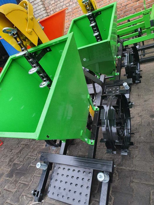 Картофелесажалка картоплесаджалка двухрядная однорядная Bomet