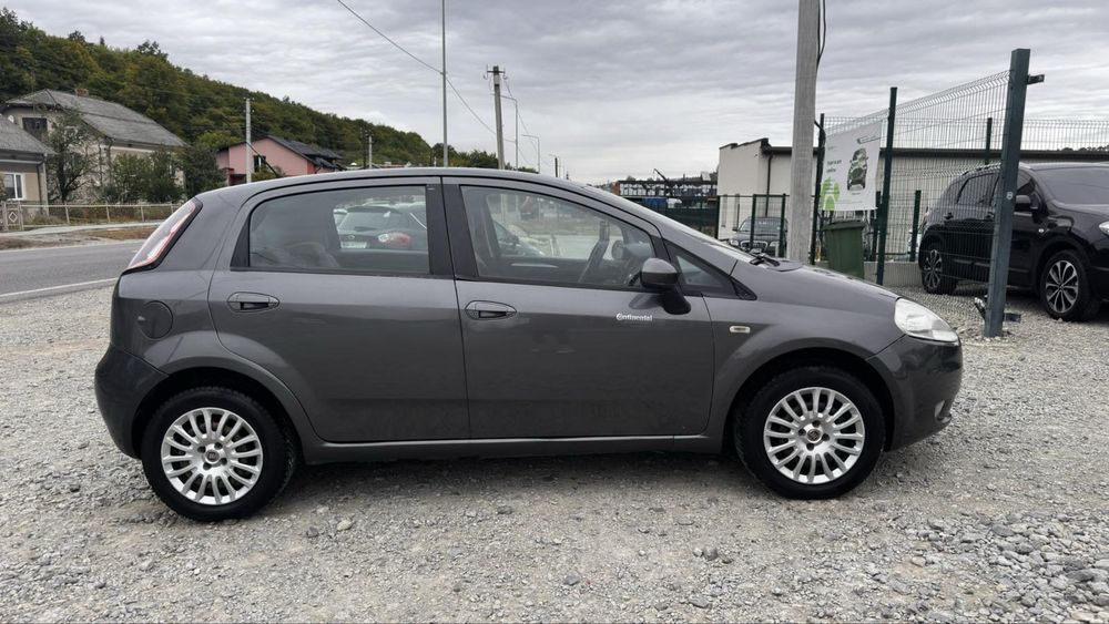 Продам надійне та економне авто Fiat punto 2012