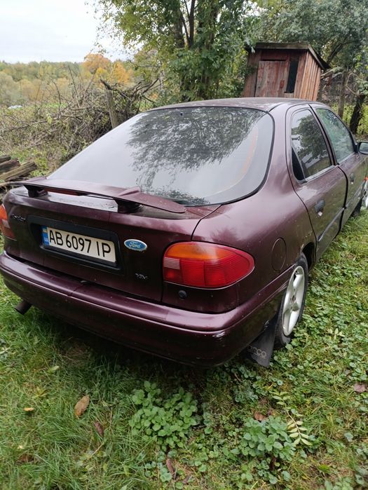Ford Mondeo 1995 р. 1.8 газ/бензин, механіка, потребує ремонту