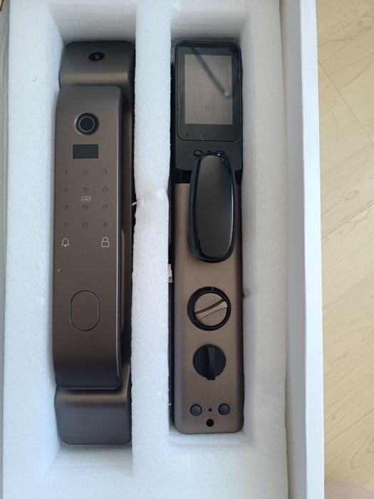 Smart door lock/inteligentny zamek do drzwi