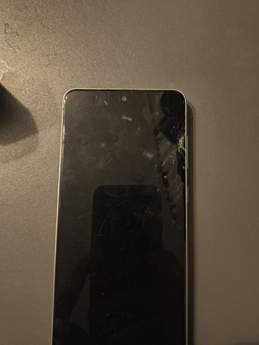 Samsung s21 fe uszkodzony wyświetlacz