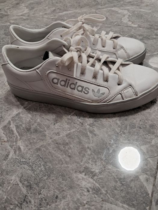 Кросівки Adidas шкіряні.NIKE 39розмір