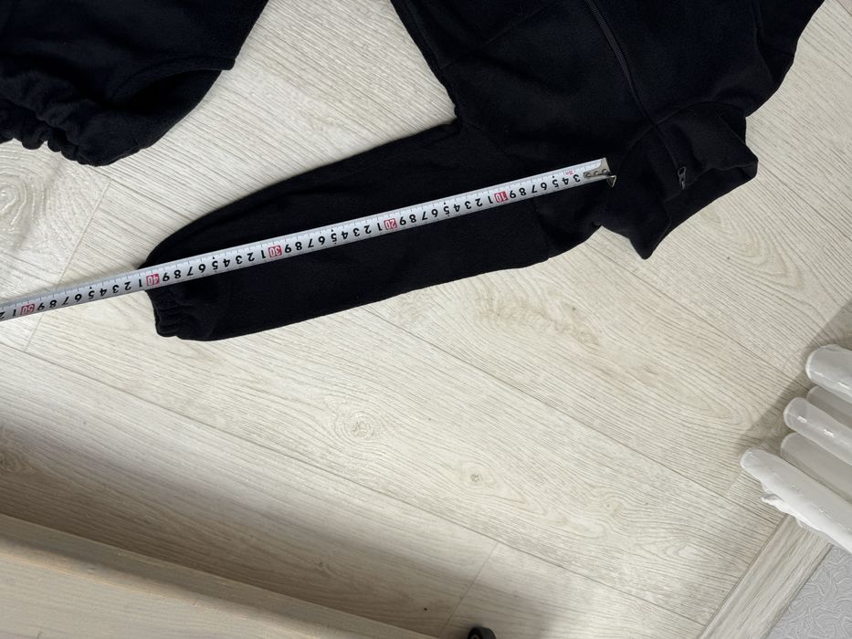 Новий дитячий флісовий чорний костюм 110 розмір