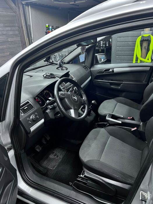 Opel Zafira b  1.9cdti 120km