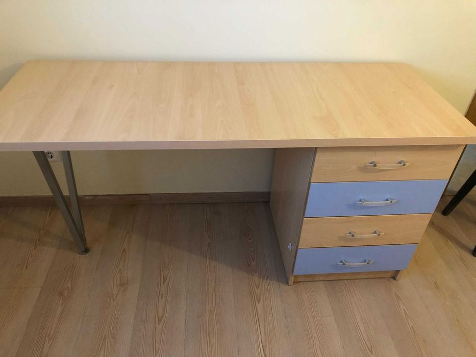 Conjunto Completo Quarto – Cama + Colchão + Secretária + Estante – 250€