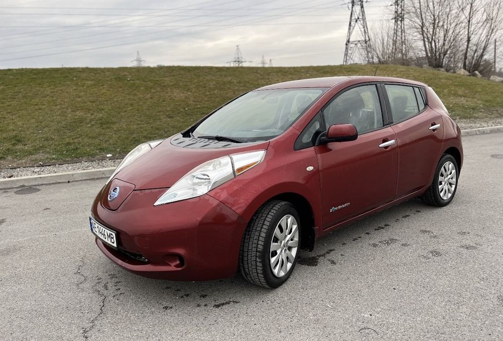 Продам Nissan Leaf