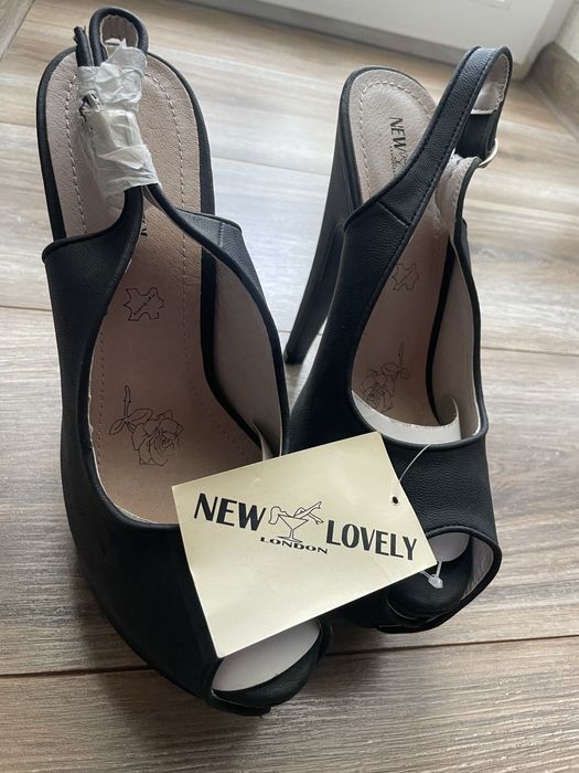 Жіночі босоніжки