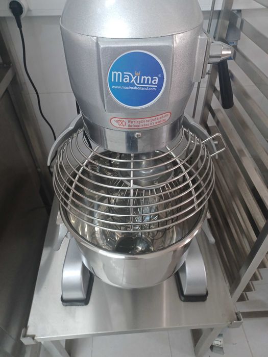 Batedeira planetária 20l nunca usada