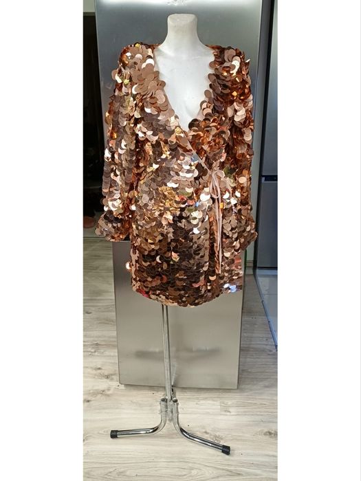 Obłedna cekinowa suknia kopertow , długi rękaw złota rozmiar 38