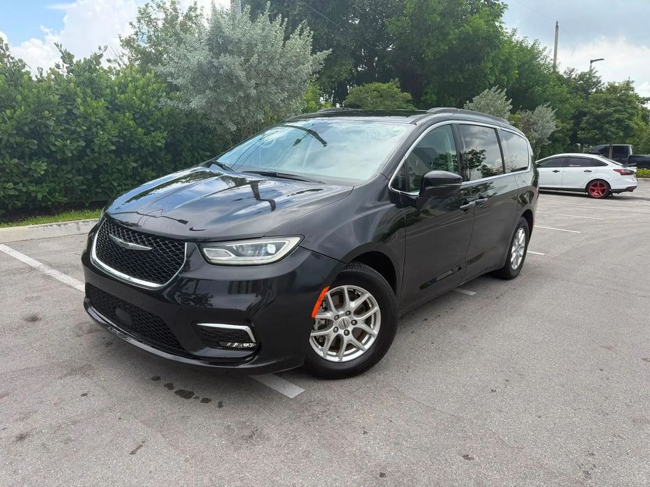 Chrysler Pacifica Auta z USA — Zapytaj o więcej ofert!
