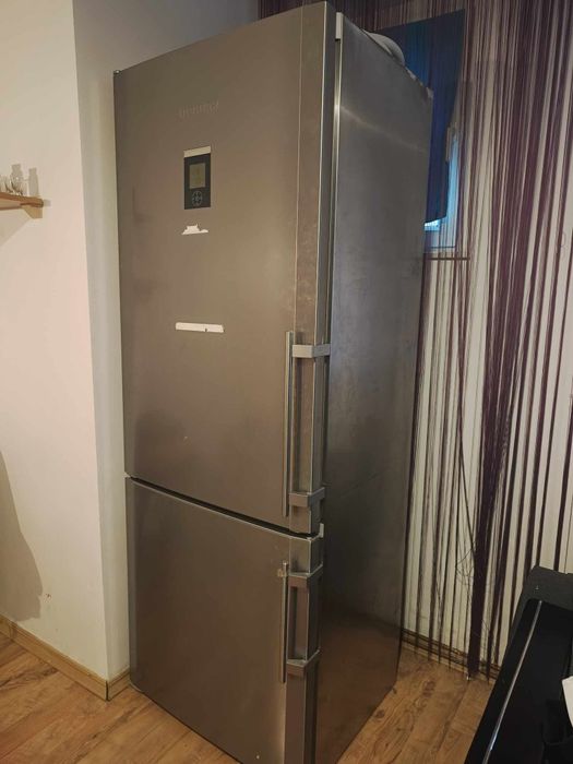 Lodówka Liebherr CBNes 5167 – Premium Model z Kostkarką do Lodu