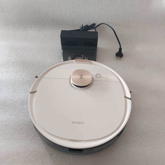 ECOVACS DEEBOT OZMO T8 robot odkurzający z funkcją wycierania