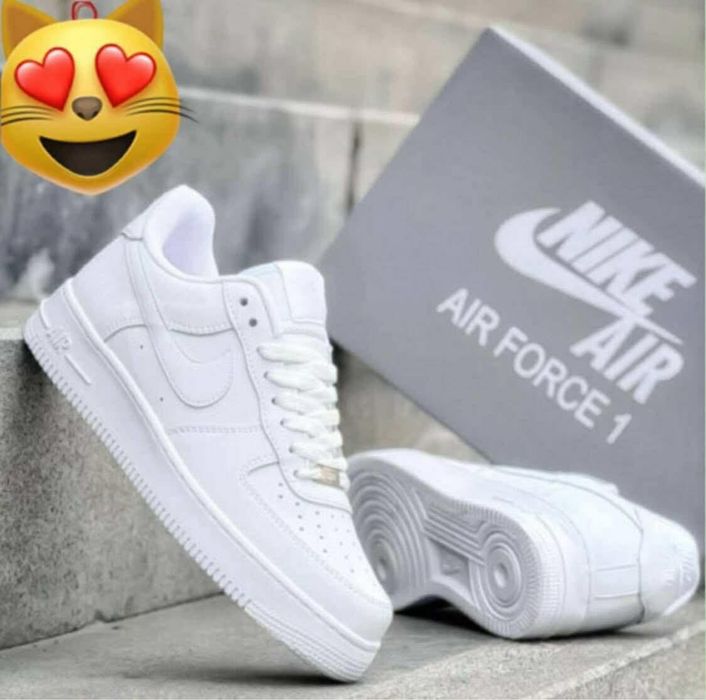 Buty damskie i męskie 36-45 nowe logowane w kartonie. Buty sportowe