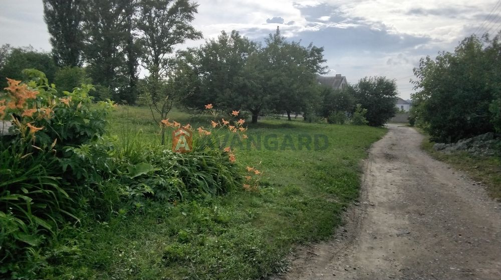 Продам земельну ділянку для забудови в зручному місці в Романково