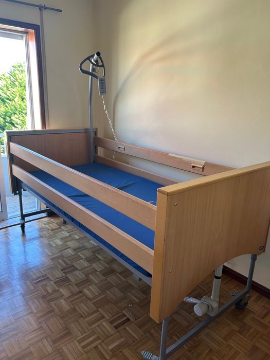 Cama Articulada Eletrica para lar de Idosos ou emfermaria