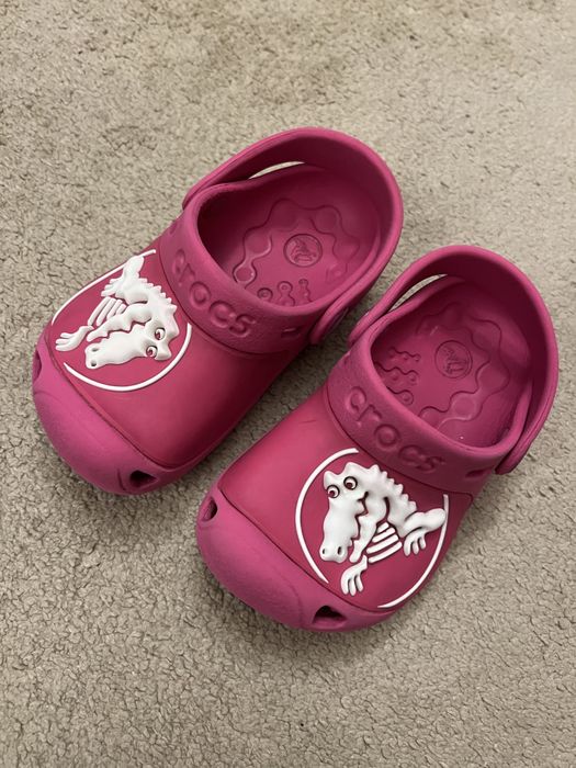 Crocs rosa impecaveis