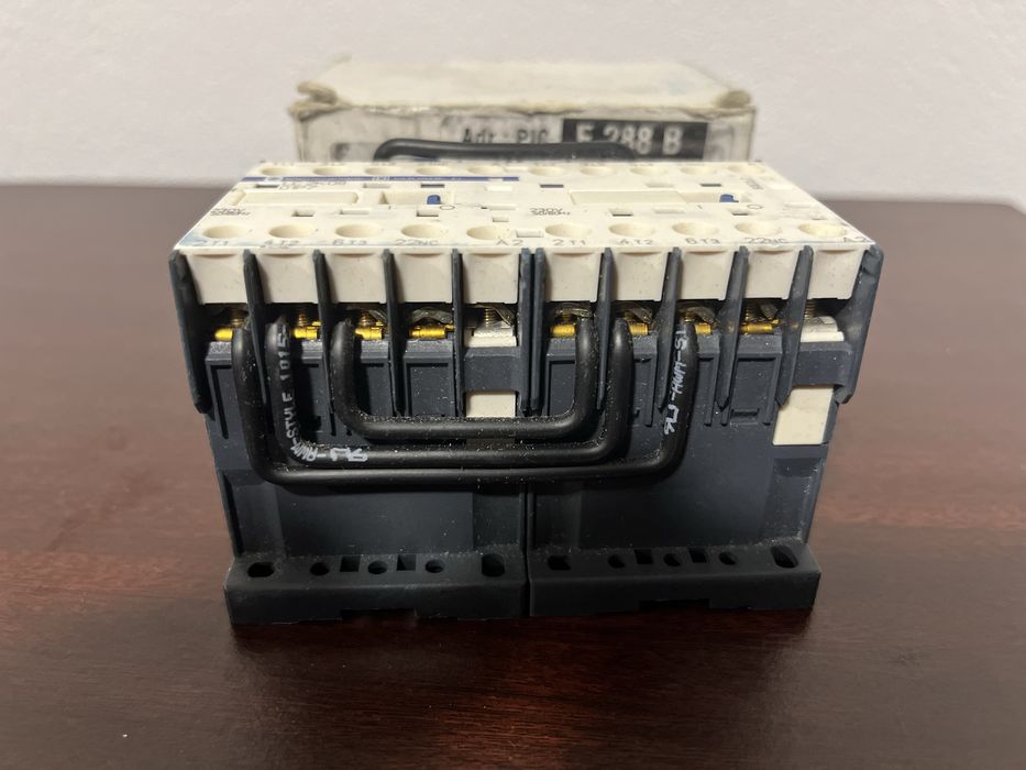 contator Schneider Electric da série TeSys LC2K0901p7