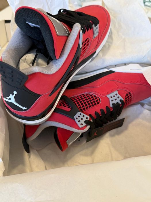 Air Jordan 4 Retro "Toro Bravo" — Tam. 42 (Homem) — NOVAS EM CAIXA