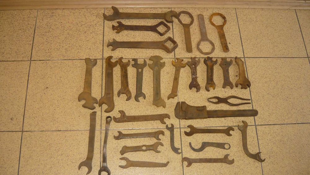 Klucze stare płaskie zestaw kluczy