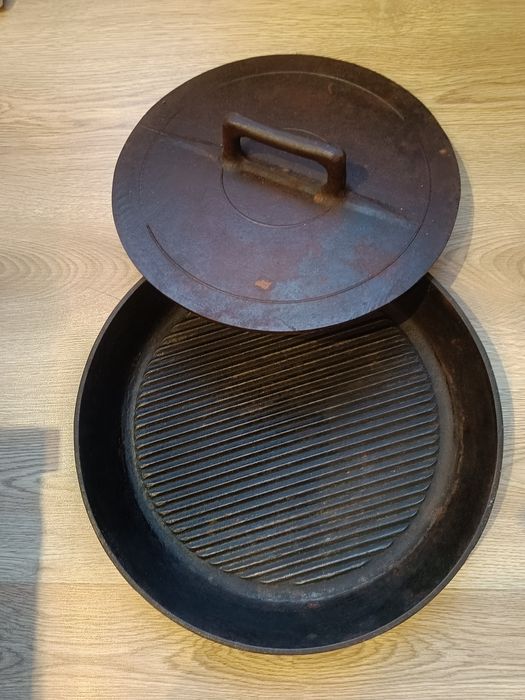 Сковорода чавунна СРСР  для курчат табака