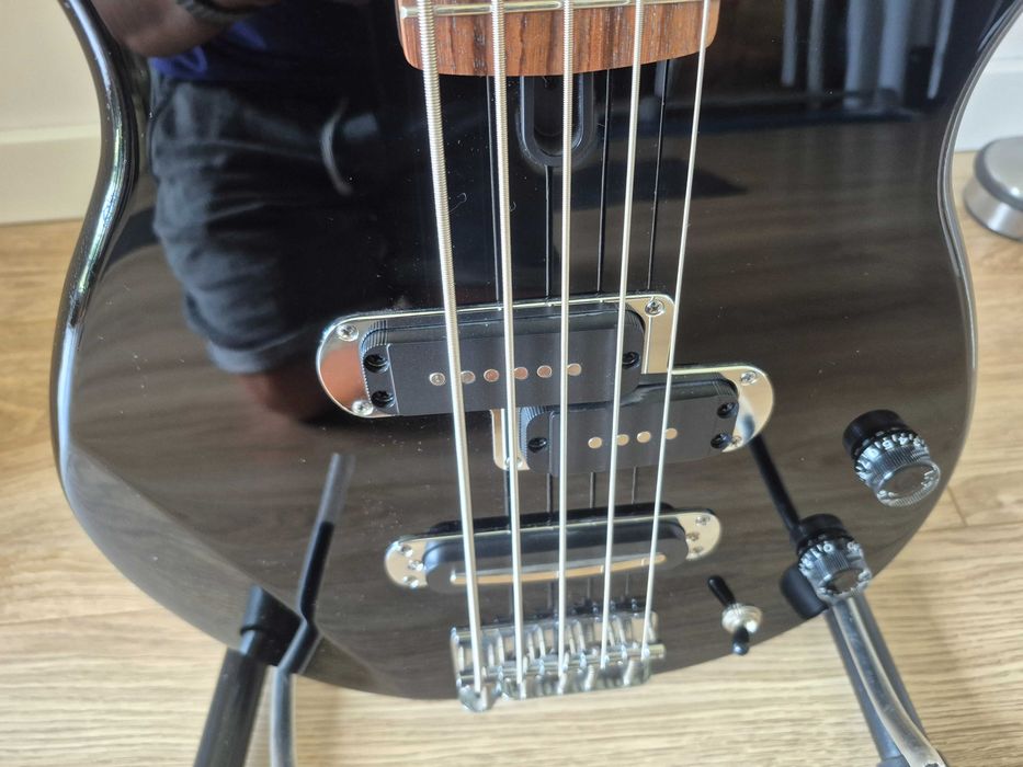 Gitara basowa 5-strunowa YAMAHA (model BB425) - stan idealny + DODATKI