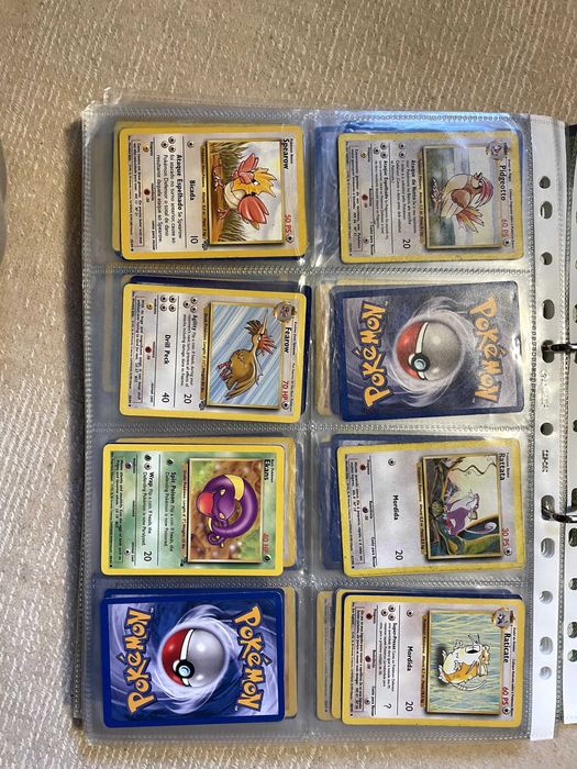 Várias cartas Pokemon -