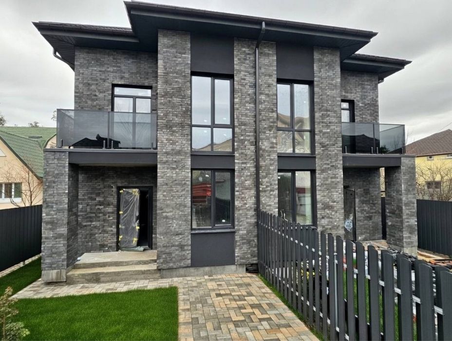 Сучасний ДУПЛЕКС в центрі міста, напроти парку Правика.