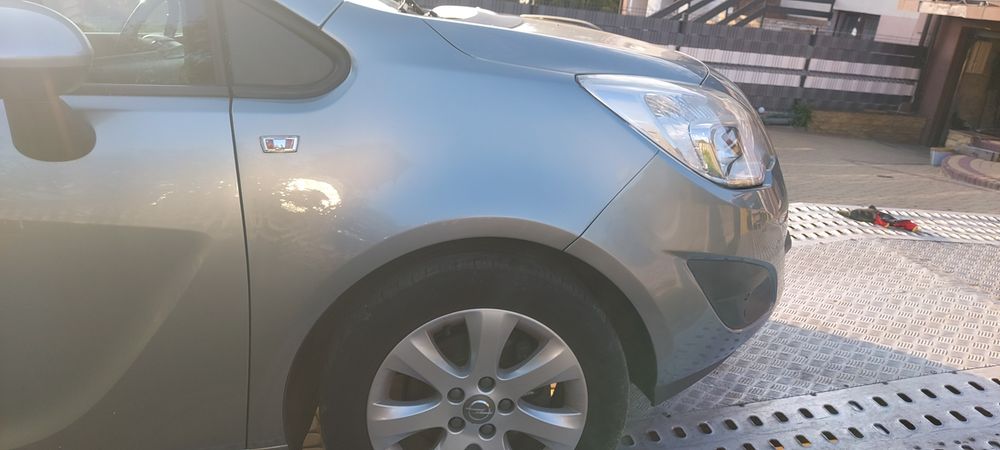 Opel Meriva B Kompletny przód Z179 Europa