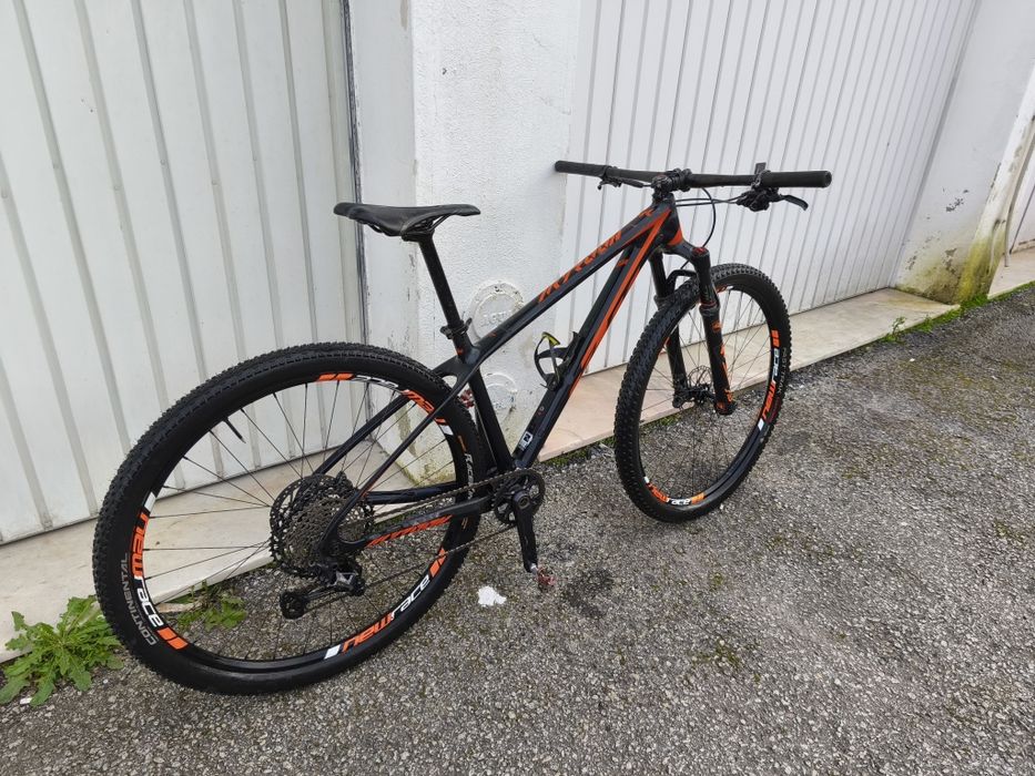 Bicicleta BTT Carbono