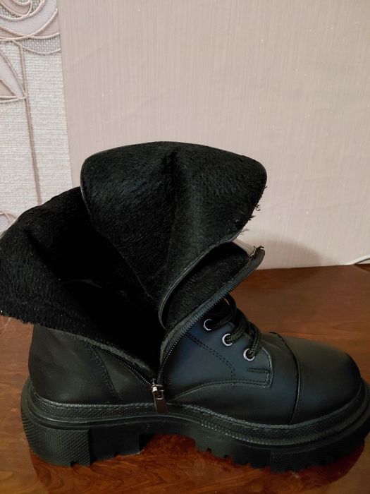 Продам ботинки уживані