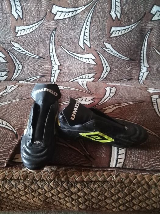 Продам мужская спортивная обувь