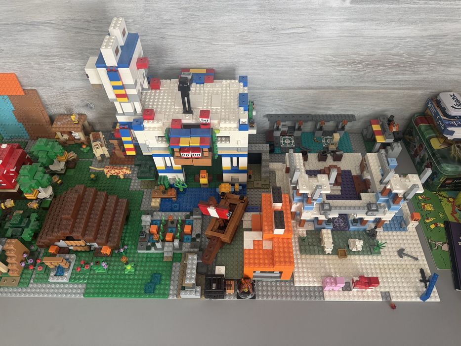Lego Minecraf  21188 i wiele innycb zestaow