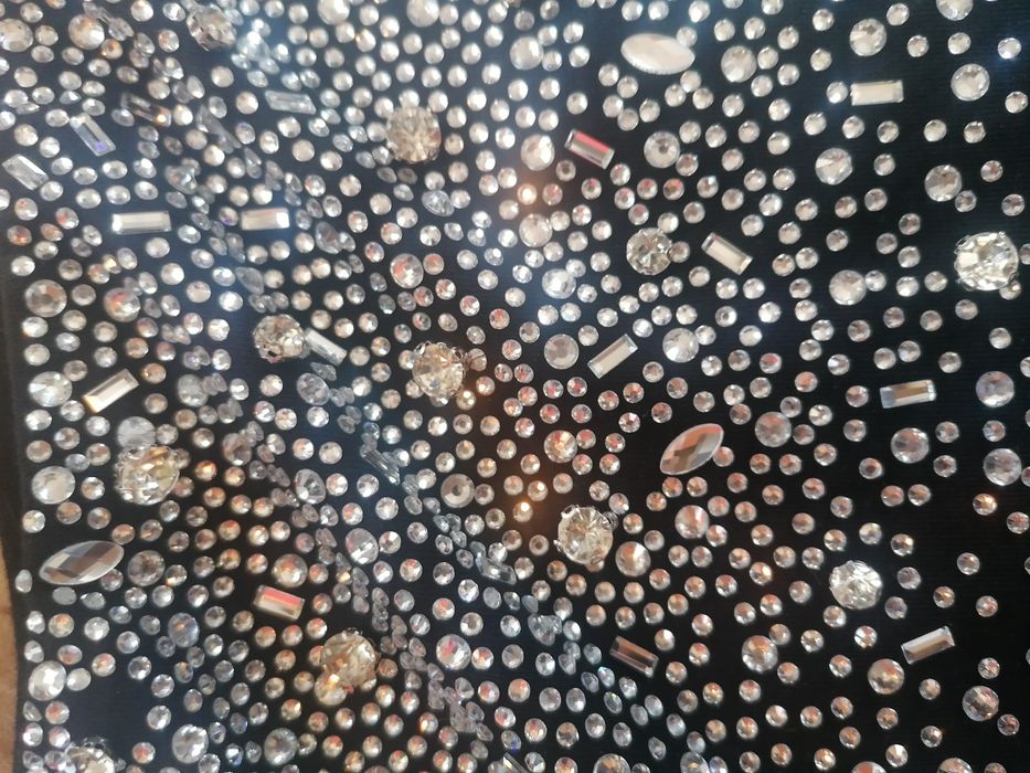 Sprzedam spódniczkę cekiny, kamienie.