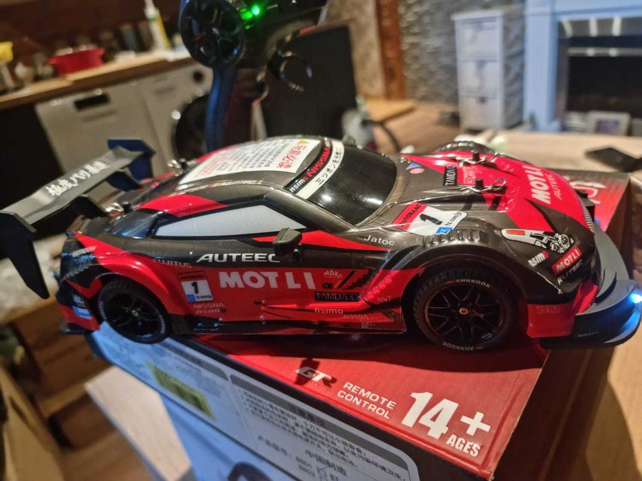 Samochód zdalnie sterowany Nissan GTR  4X4