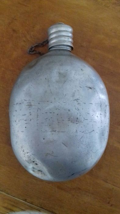 Армейская фляга.