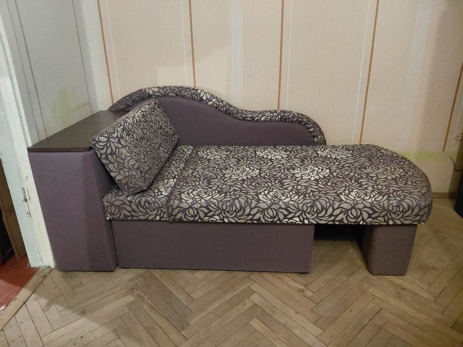 Софа-ліжко  розкладна з нішею  для білизни  + бокова тумба