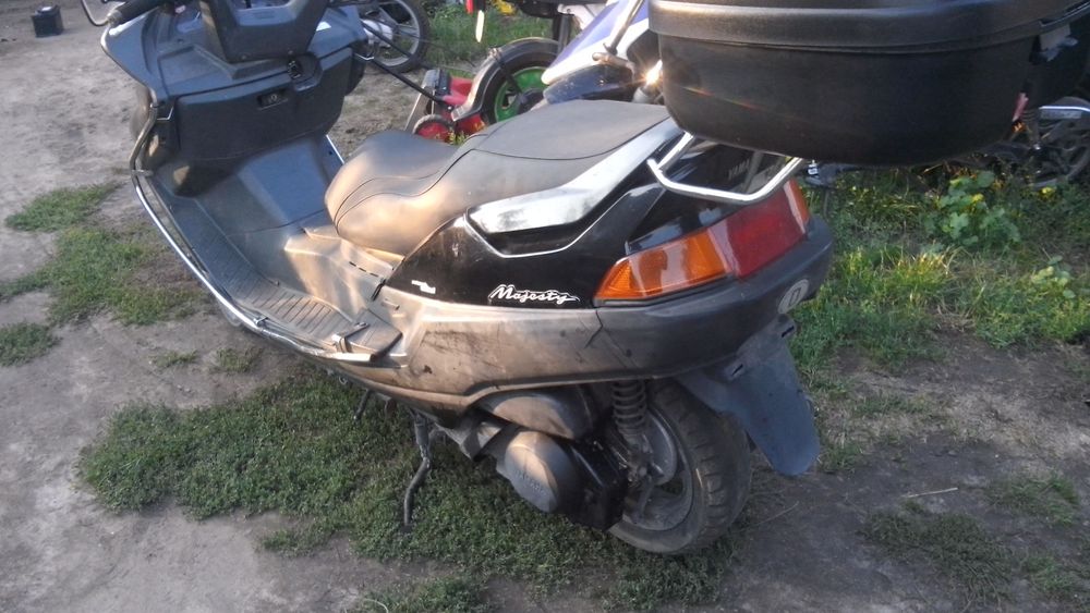 Yamaha majesty 250 na części